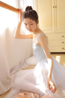 裸体女兵36姿